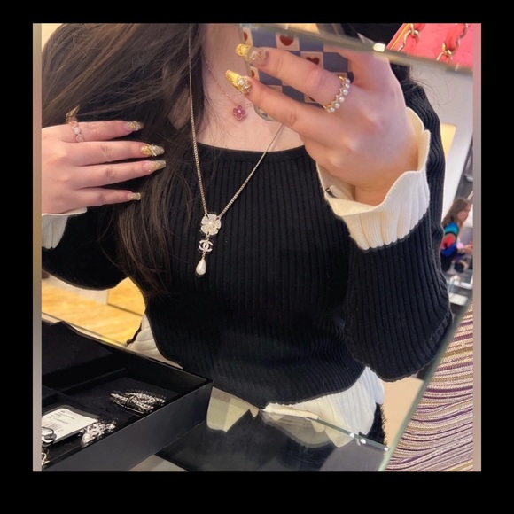 Collector’s Must-Have Rare Long Necklace 23S Camellia CC Pearl Adjustable chain - Picture 5 of 12